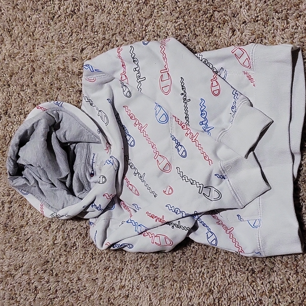 Champion hoodie. Size 5 but fits a bit small. Only wore once.